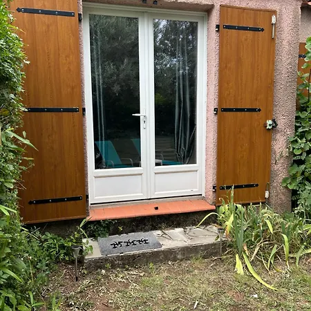 Dans Dependance Avec Sdb Privee Privat bolig